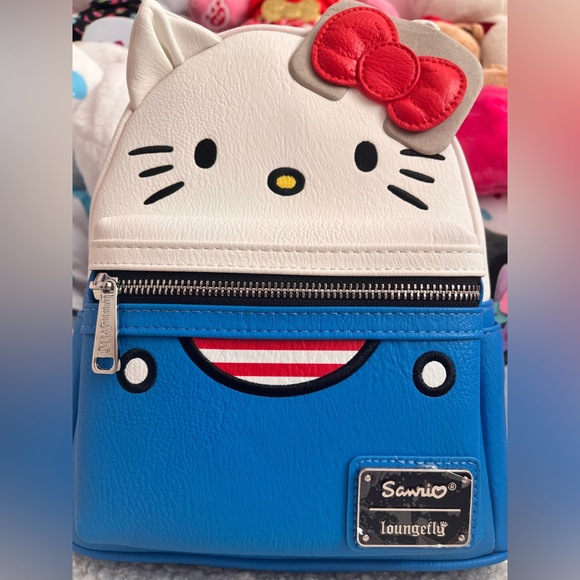 SOLD NWT CLASSIC HELLO KITTY LOUNGEFLY BACKPACK! PERFECT CONDITION - Picture 2 of 10